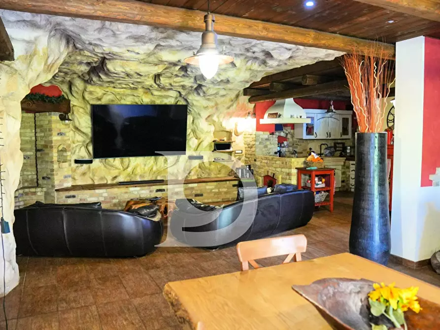 Immagine 3 di Casa indipendente in vendita  in Strada Vicinale Ciafardella a Pescara