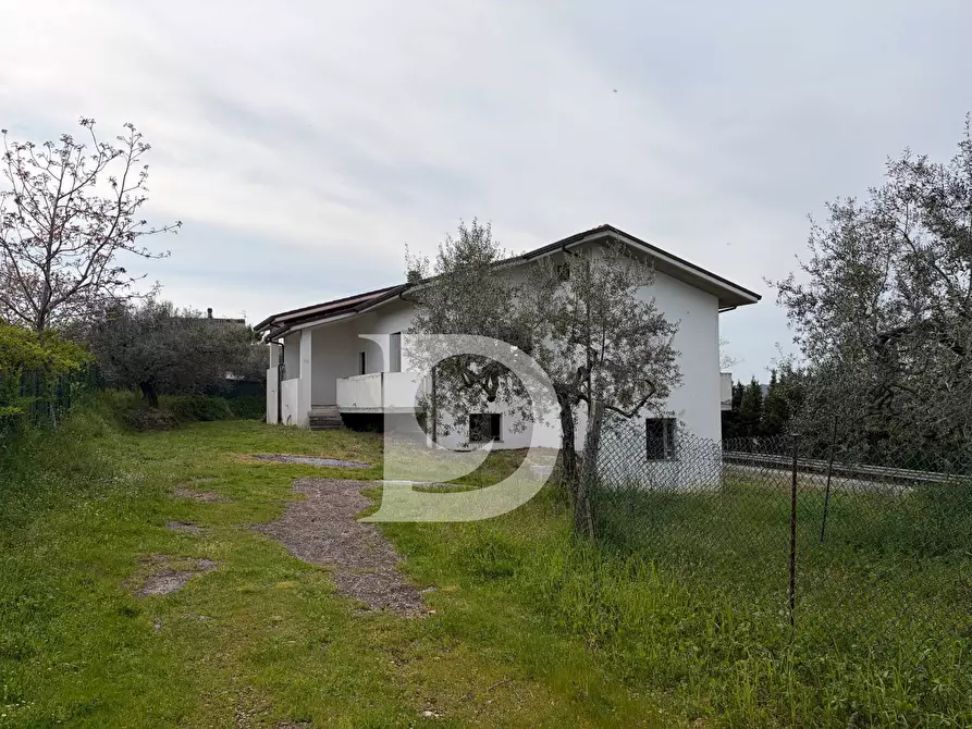 Immagine 4 di Palazzo in vendita  in Contrada Galliano s.n.c. a Loreto Aprutino