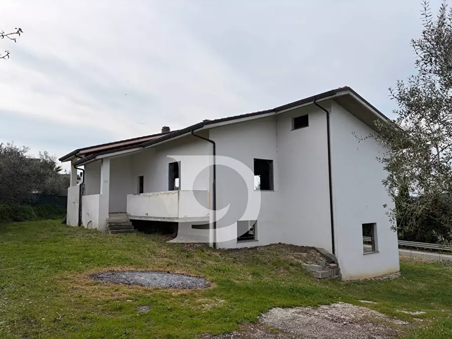 Immagine 7 di Palazzo in vendita  in Contrada Galliano s.n.c. a Loreto Aprutino