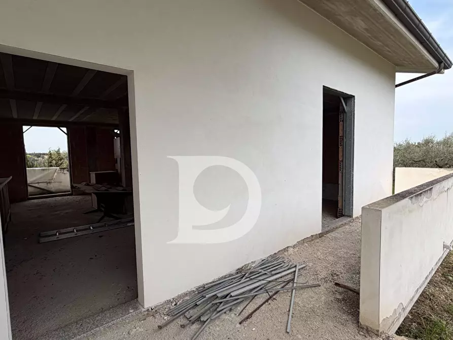 Immagine 15 di Palazzo in vendita  in Contrada Galliano s.n.c. a Loreto Aprutino