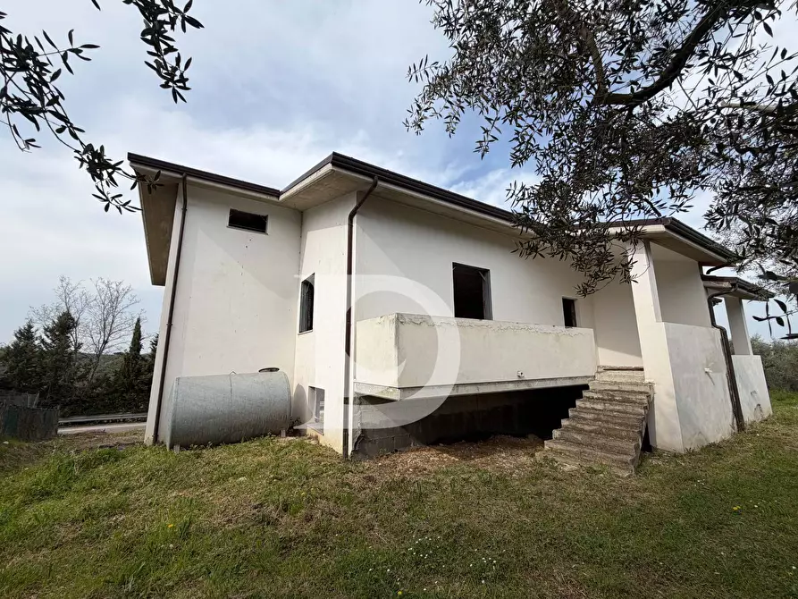 Immagine 20 di Palazzo in vendita  in Contrada Galliano s.n.c. a Loreto Aprutino