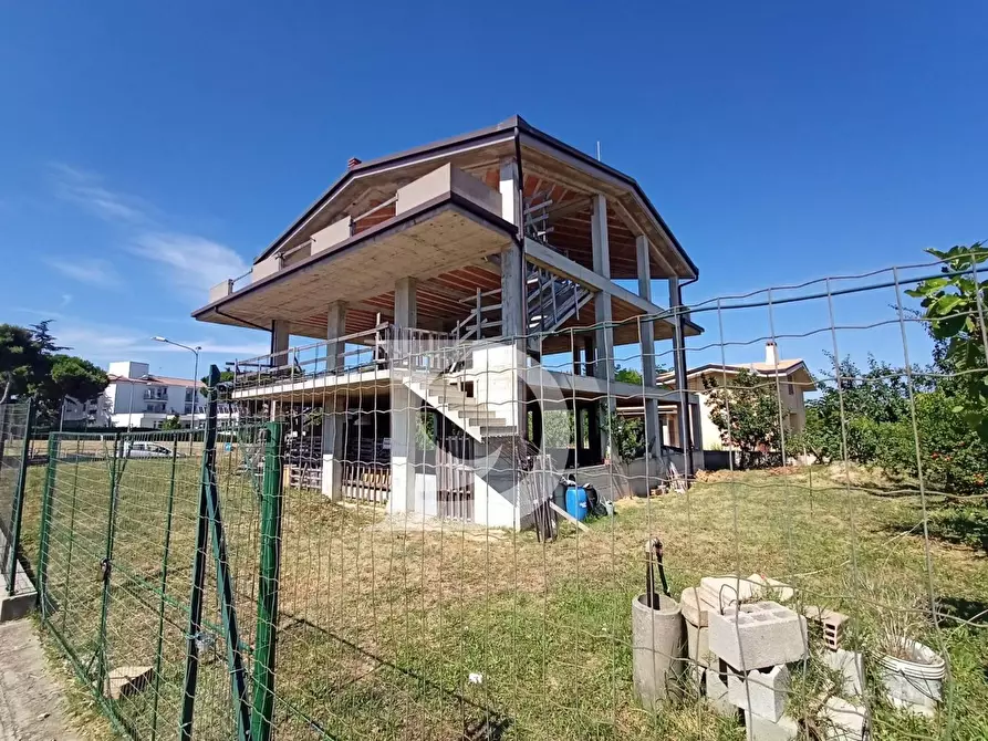 Immagine 15 di Casa indipendente in vendita  in Via Petruzzi a Città Sant'angelo