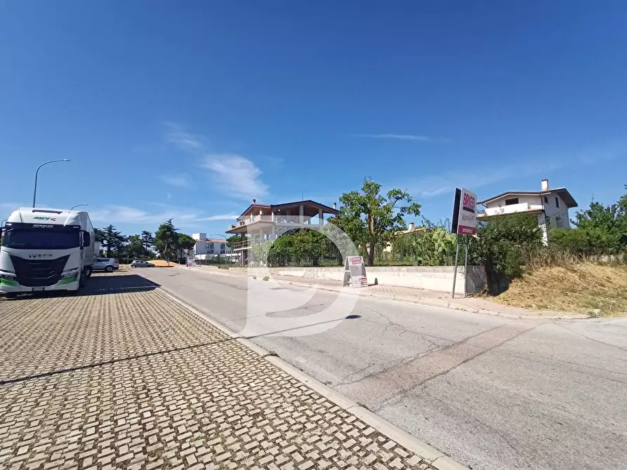 Immagine 17 di Casa indipendente in vendita  in Via Petruzzi a Città Sant'angelo
