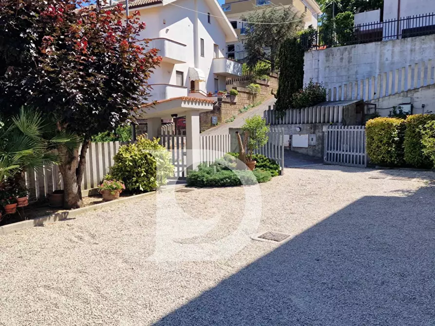 Immagine 33 di Appartamento in vendita  in Via Vado Di Sole 12 a Pescara