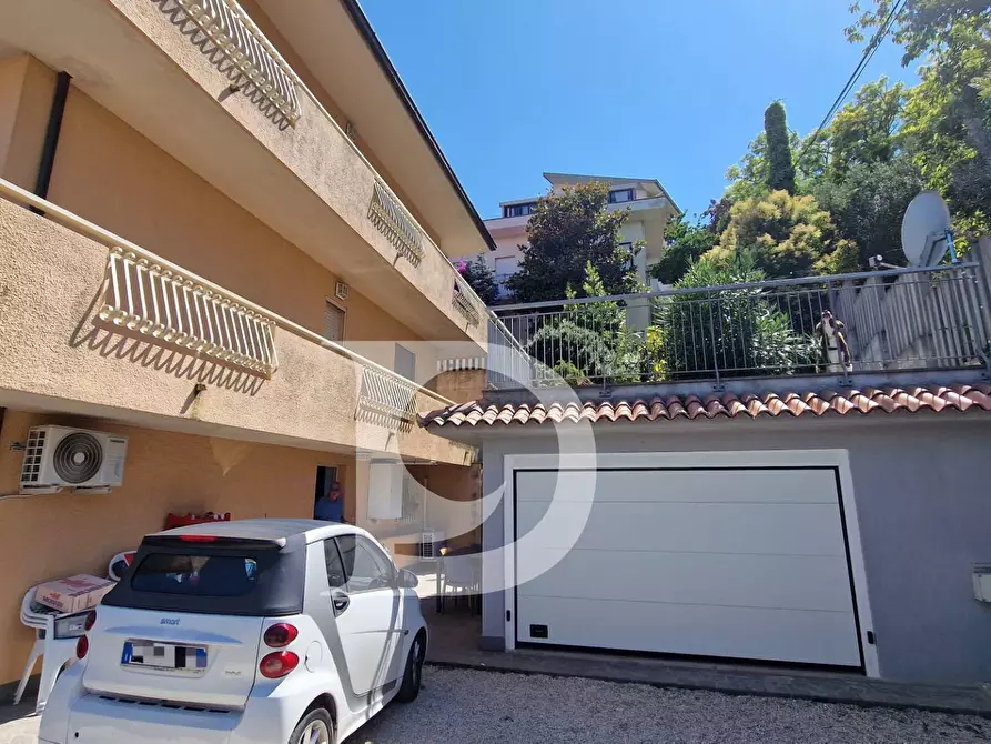 Immagine 32 di Appartamento in vendita  in Via Vado Di Sole 12 a Pescara