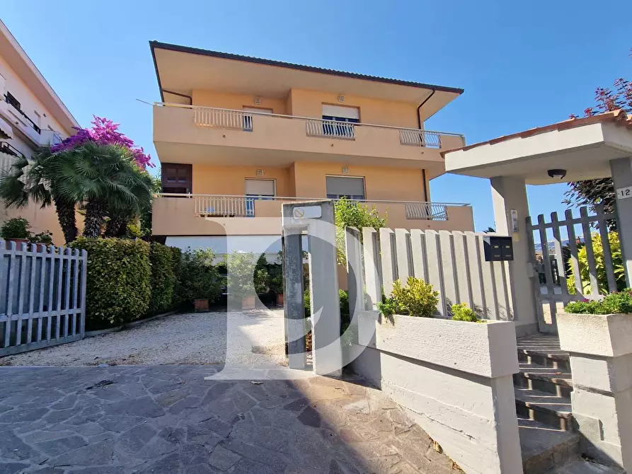Immagine 1 di Appartamento in vendita  in Via Vado Di Sole 12 a Pescara
