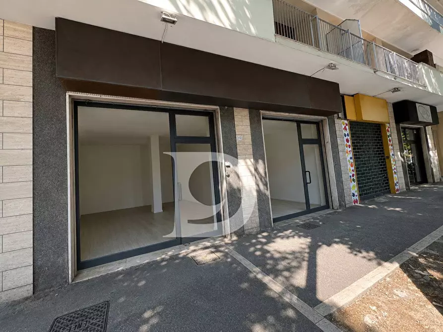 Immagine 10 di Locale commerciale in affitto  in Viale Bovio 311 a Pescara