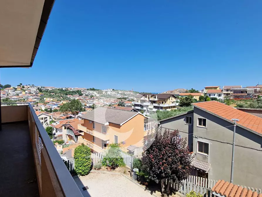 Immagine 39 di Appartamento in vendita  in Via Vado Di Sole 12 a Pescara