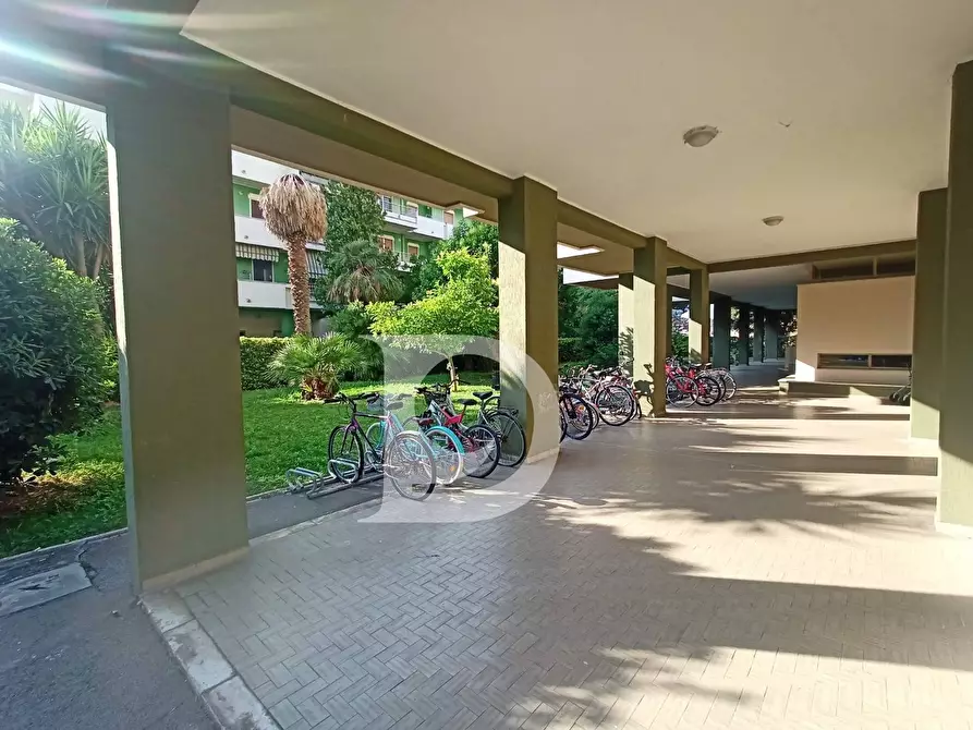 Immagine 38 di Appartamento in vendita  in Via Leonardo da Vinci 90 a Silvi