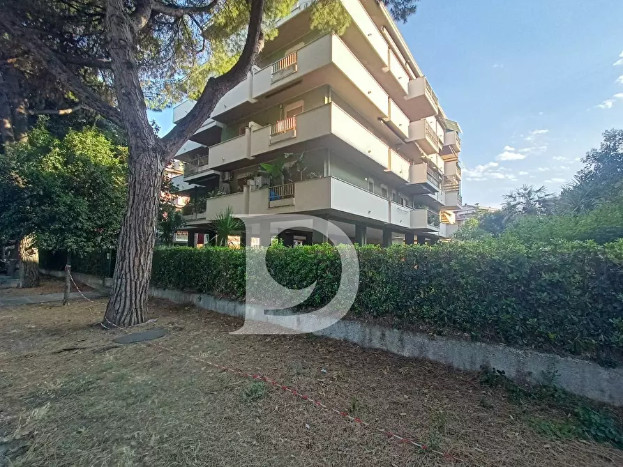 Immagine 43 di Appartamento in vendita  in Via Leonardo da Vinci 90 a Silvi