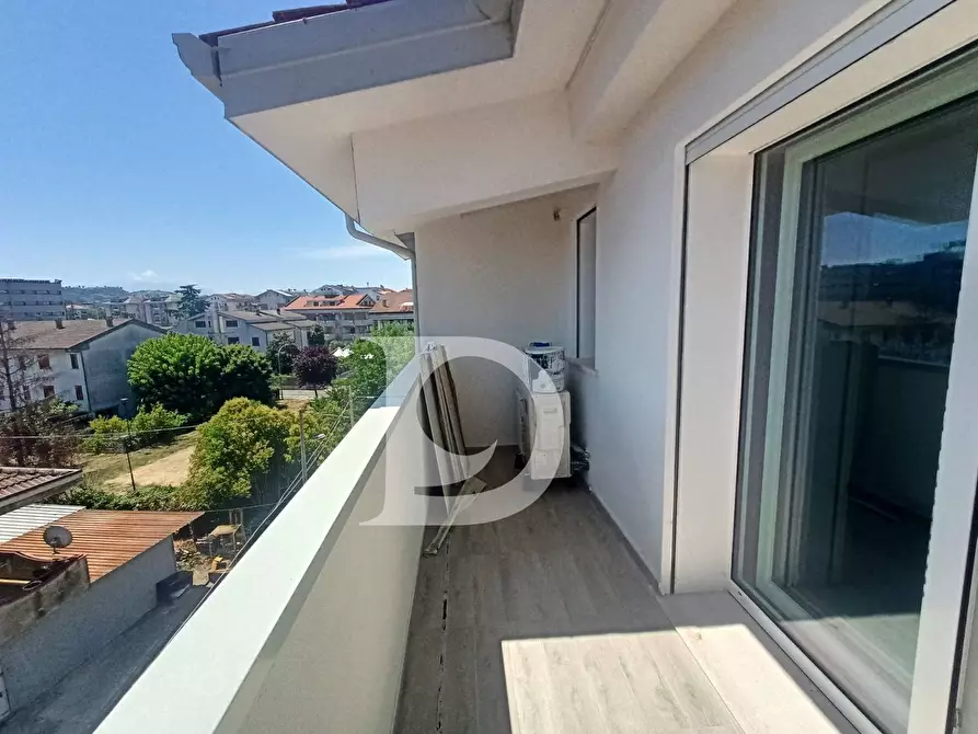 Immagine 12 di Appartamento in vendita  in Viale Matrino 37 a Città Sant'angelo