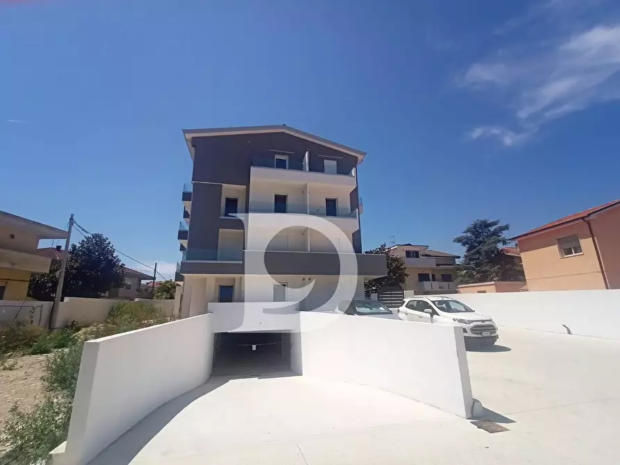Immagine 34 di Appartamento in vendita  in Viale Matrino 37 a Città Sant'angelo