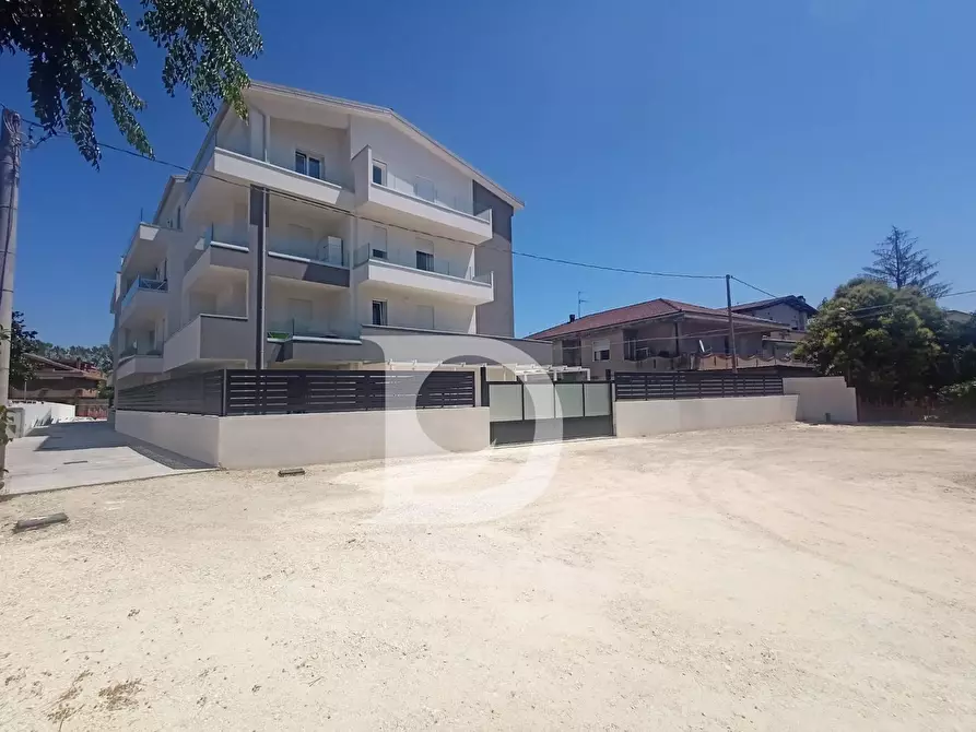 Immagine 2 di Appartamento in vendita  in Viale Matrino 37 a Città Sant'angelo