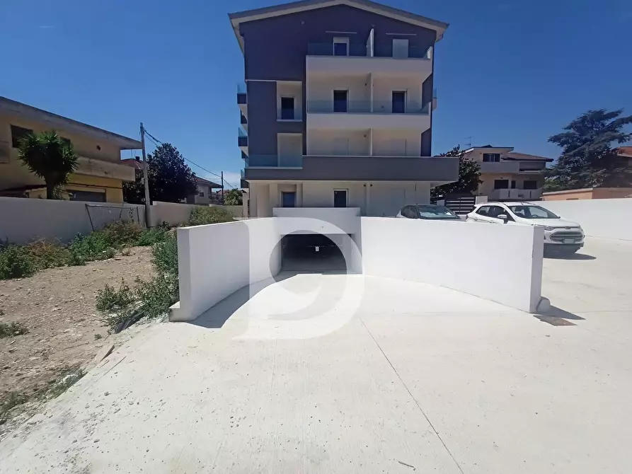 Immagine 3 di Appartamento in vendita  in Viale Matrino 37 a Città Sant'angelo