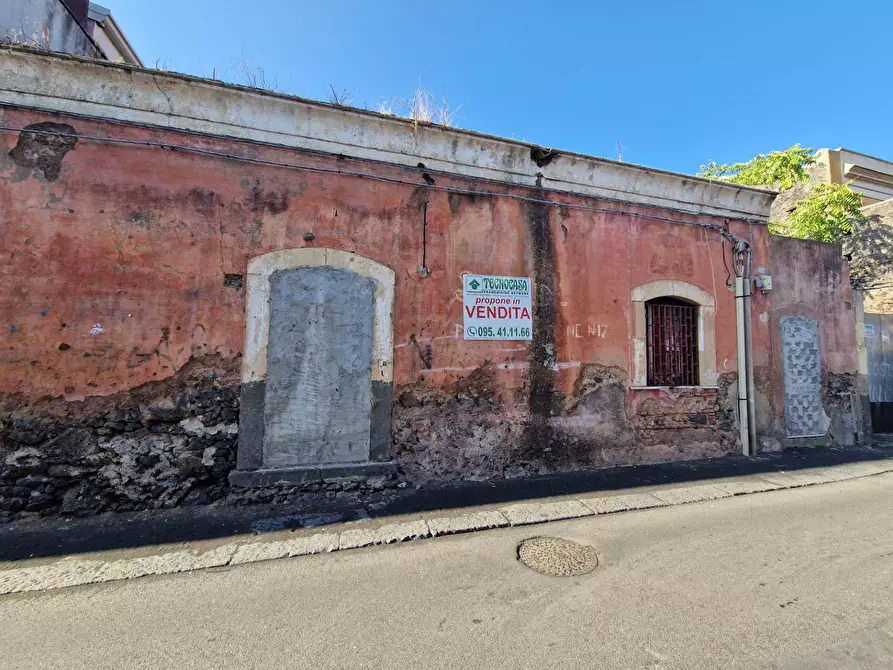 Immagine 10 di Casa indipendente in vendita  in via Vitaliti 52 a Catania