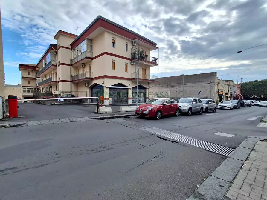 Immagine 10 di Box auto in vendita  in Via Del Bosco 300 a Catania