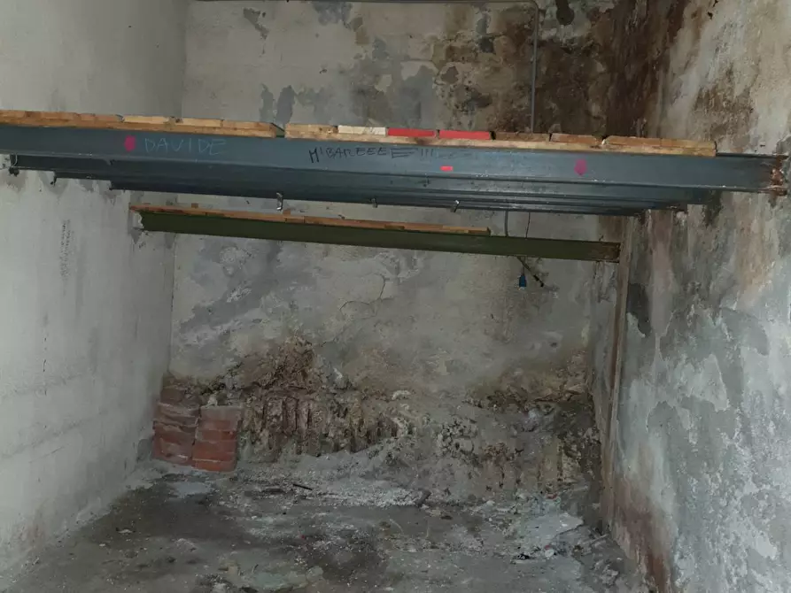 Immagine 5 di Box auto in vendita  in Via Del Bosco 407 a Catania