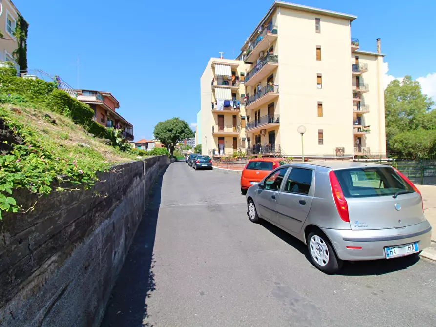 Immagine 3 di Box auto in vendita  in Via Del Bosco 407 a Catania