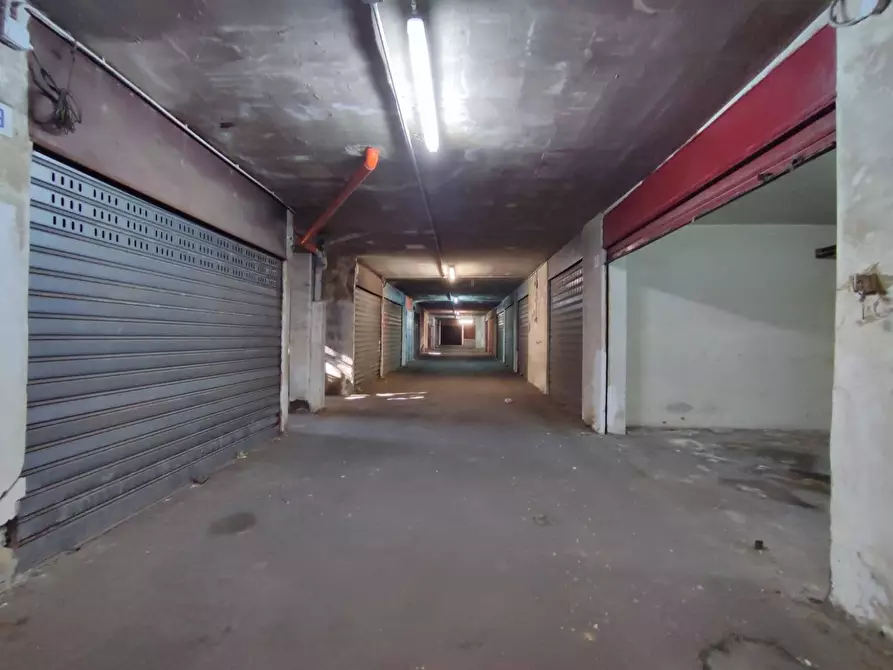 Immagine 2 di Box auto in vendita  in Via Coffa Caruso 1 a Catania