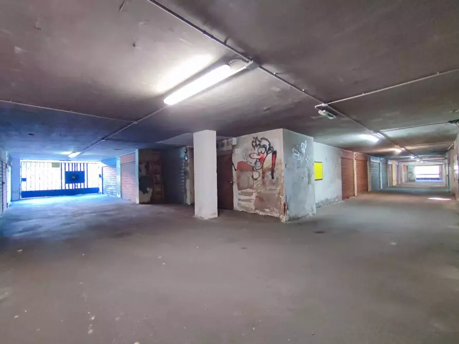 Immagine 5 di Box auto in vendita  in Via Coffa Caruso 1 a Catania