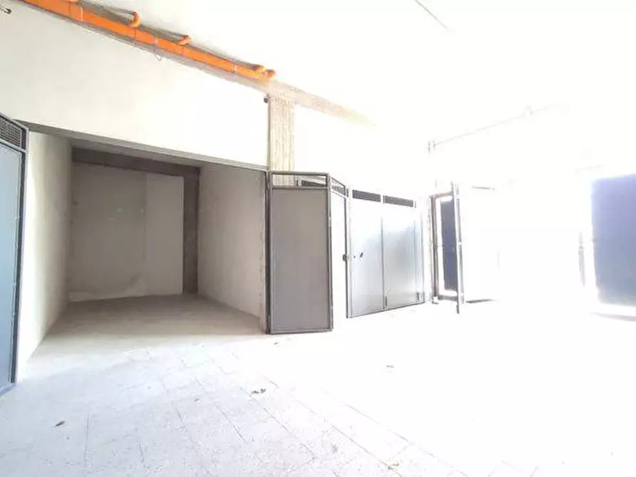 Immagine 5 di Box auto in vendita  in Via Del Bosco 324 a Catania