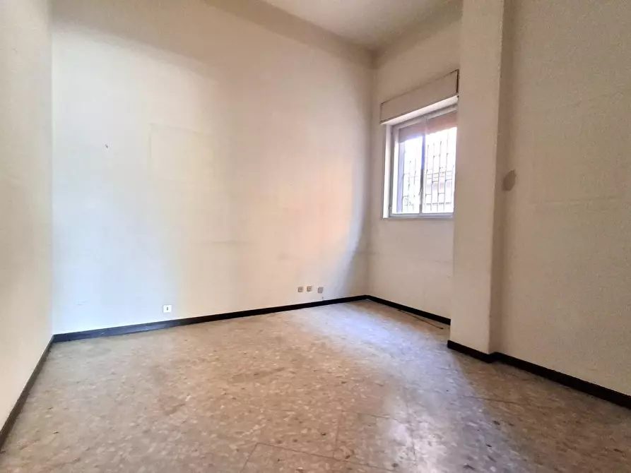 Immagine 13 di Locale commerciale in vendita  in Via Etnea 30 a Gravina Di Catania