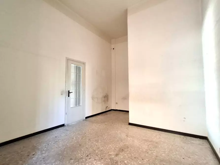 Immagine 14 di Locale commerciale in vendita  in Via Etnea 30 a Gravina Di Catania