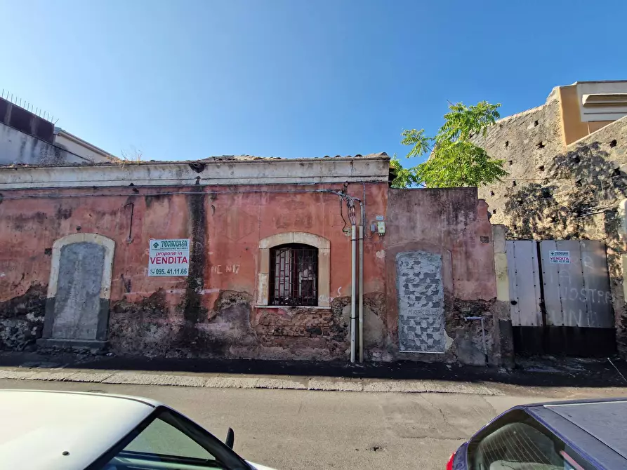 Immagine 23 di Casa indipendente in vendita  in via Vitaliti 52 a Catania