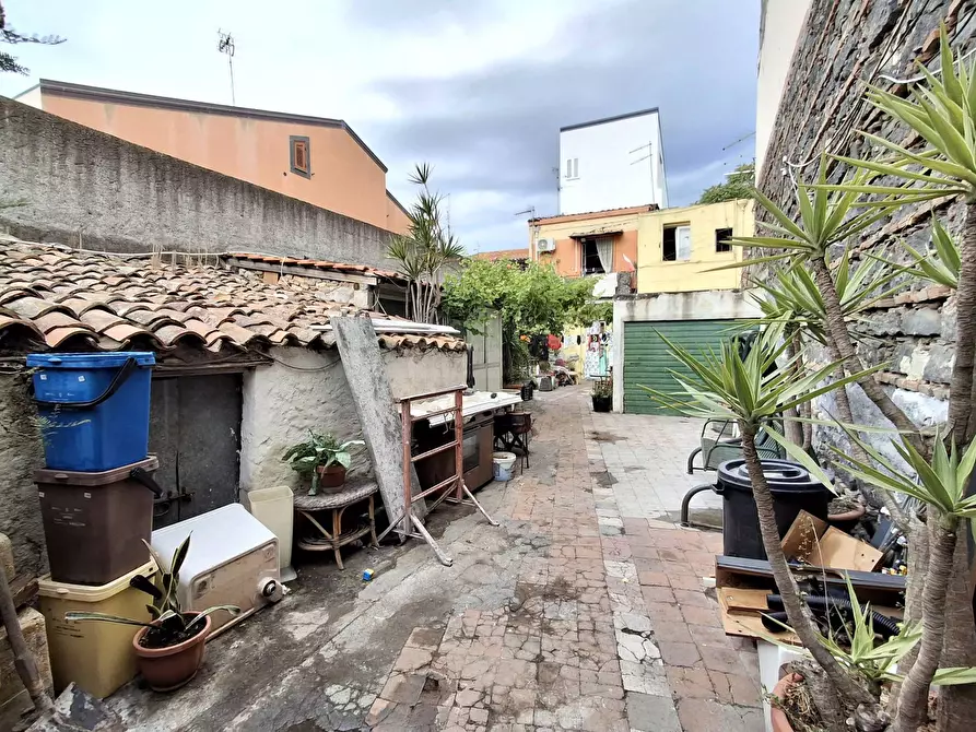 Immagine 3 di Casa indipendente in vendita  in Via Vito D'anna 16/A a Catania