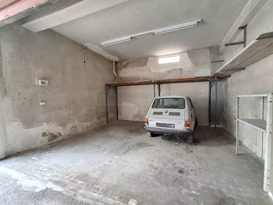 Immagine 10 di Box auto in vendita  in Via Leucatia 131 a Catania