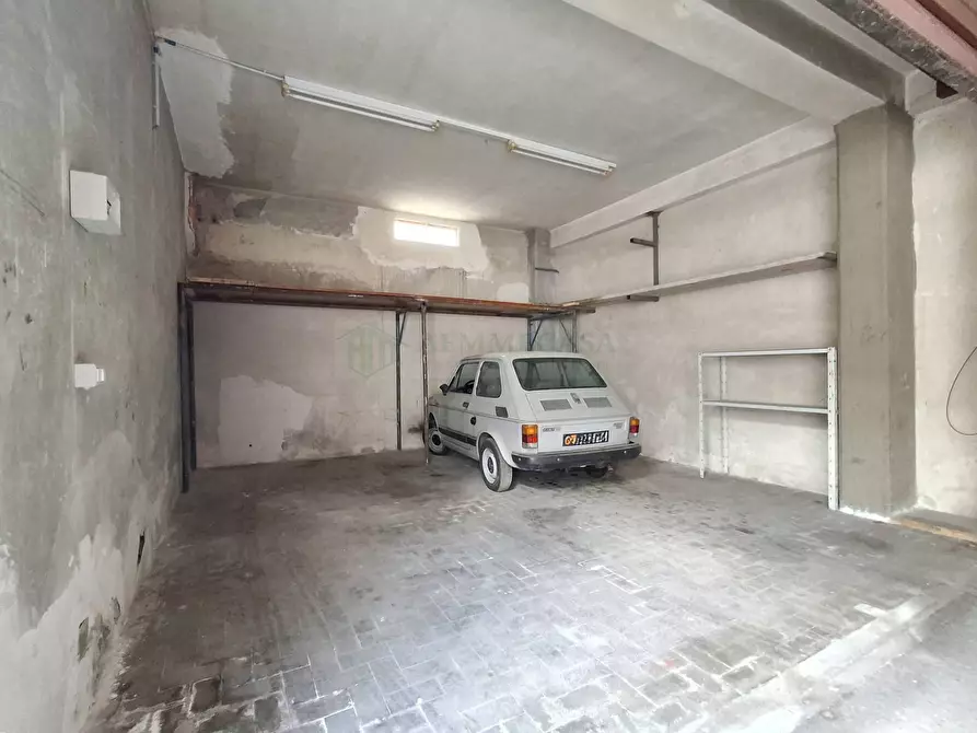 Immagine 12 di Box auto in vendita  in Via Leucatia 131 a Catania