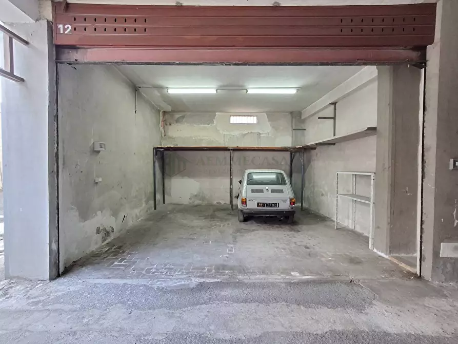 Immagine 30 di Box auto in vendita  in Via Leucatia 131 a Catania