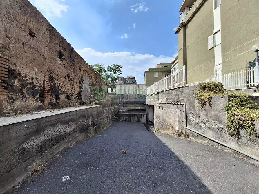 Immagine 12 di Box auto in vendita  in Via Vitaliti 24 a Catania