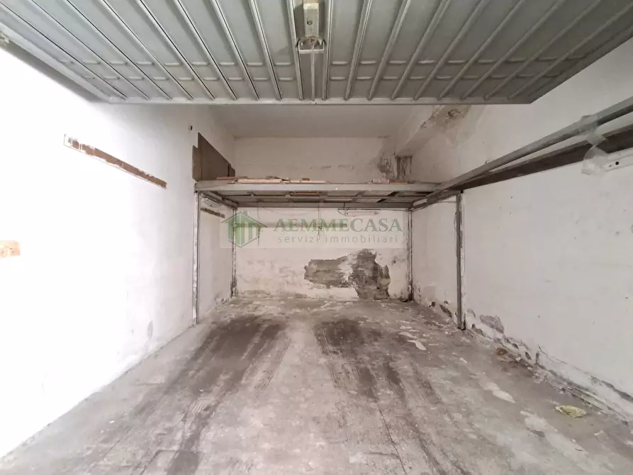 Immagine 16 di Box auto in vendita  in Via Vitaliti 24 a Catania