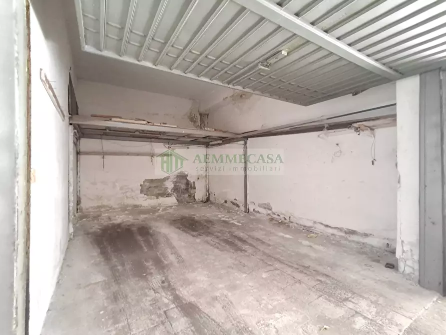 Immagine 17 di Box auto in vendita  in Via Vitaliti 24 a Catania