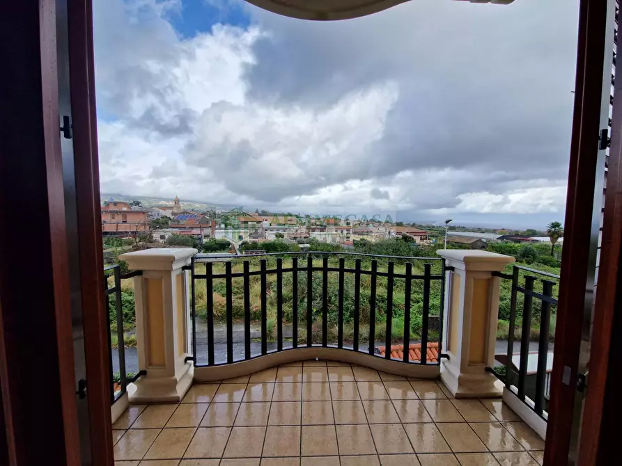 Immagine 5 di Appartamento in vendita  in Via Angelina Damiani Lanza 26-28 a Giarre