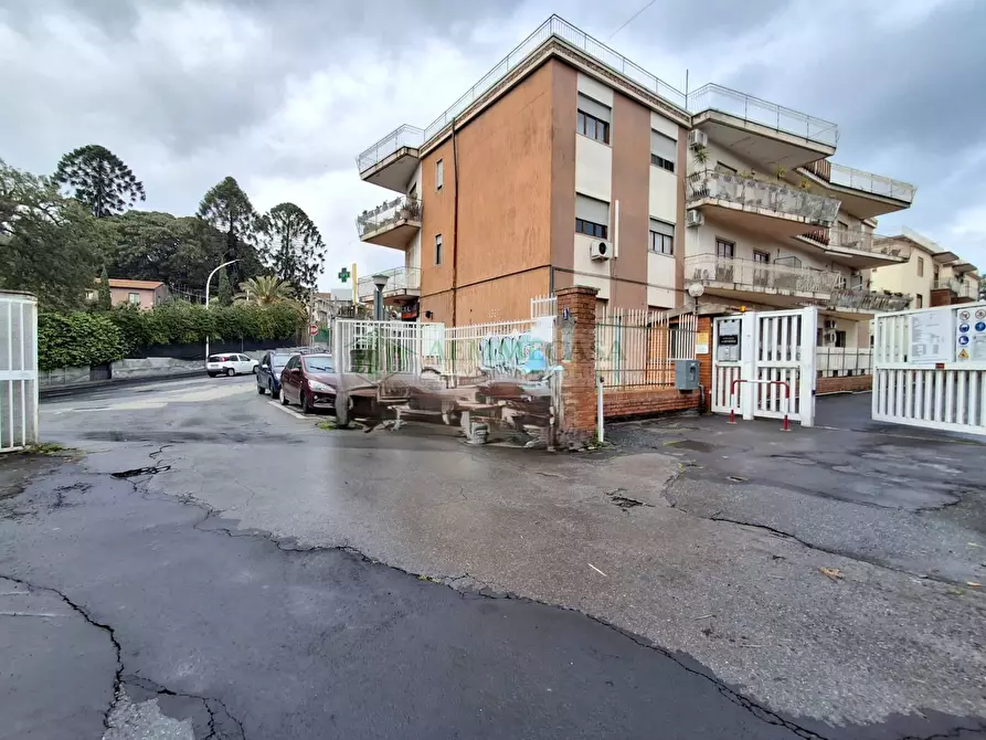 Immagine 1 di Box auto in vendita  in Via Luigi Sturzo 1 a Sant'agata Li Battiati