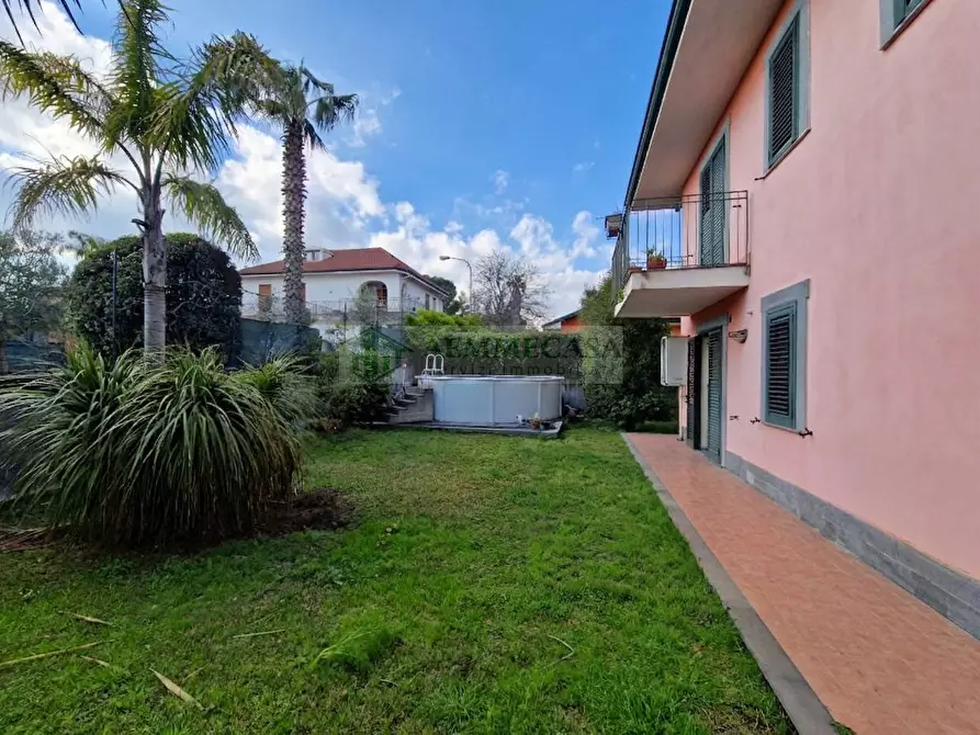 Immagine 15 di Villa in vendita  in Via Torre del Filosofo 4 a Gravina Di Catania