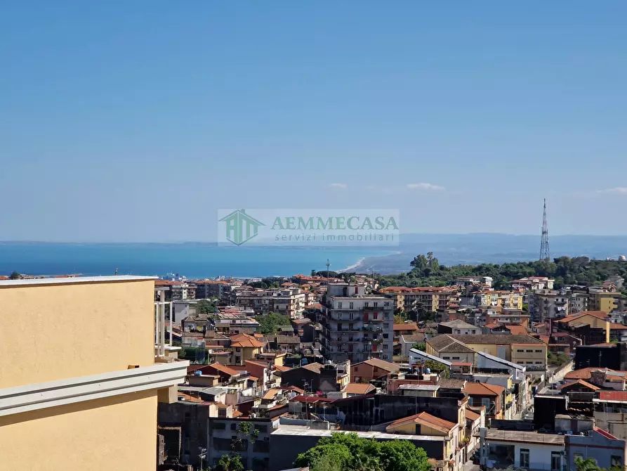 Immagine 27 di Attico in vendita  in Via Due Obelischi 46 a Gravina Di Catania