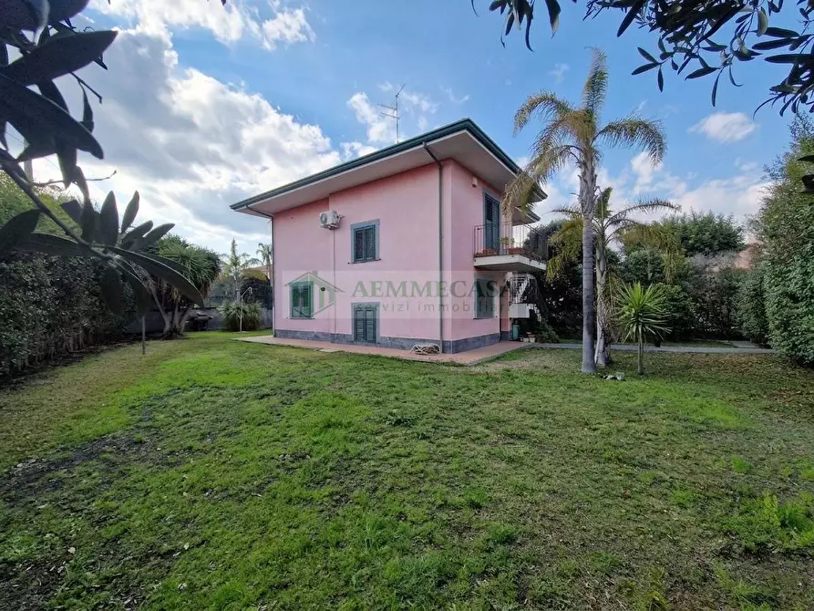 Immagine 3 di Villa in vendita  in Via Torre del Filosofo 4 a Gravina Di Catania