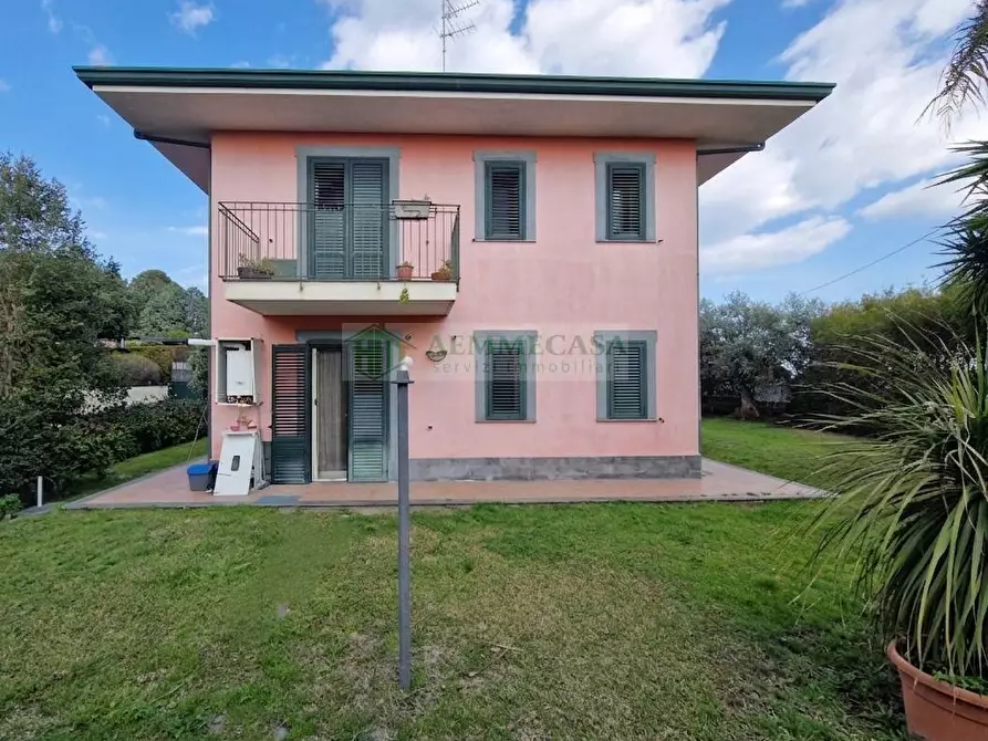 Immagine 4 di Villa in vendita  in Via Torre del Filosofo 4 a Gravina Di Catania