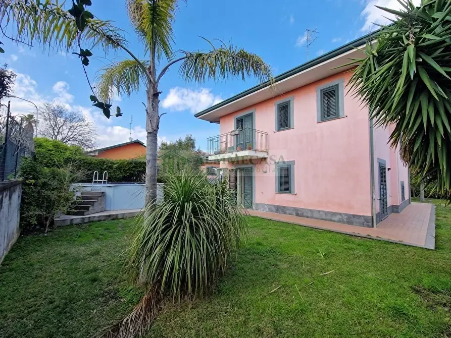 Immagine 25 di Villa in vendita  in Via Torre del Filosofo 4 a Gravina Di Catania