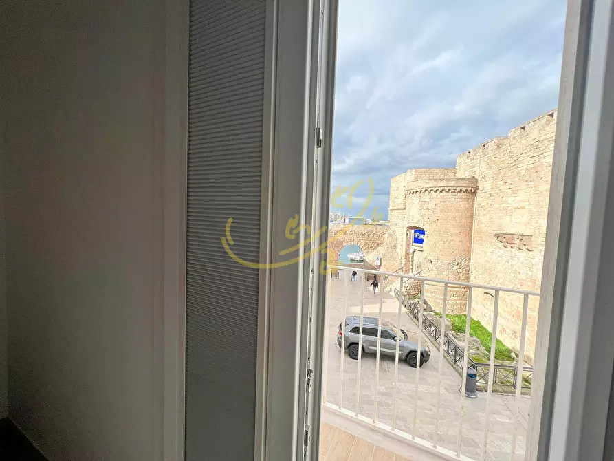 Immagine 19 di Appartamento in vendita  in Largo Castello a Monopoli