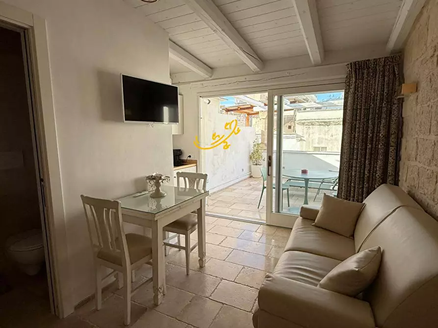 Immagine 12 di Residence in vendita  in Largo S. Angelo a Monopoli