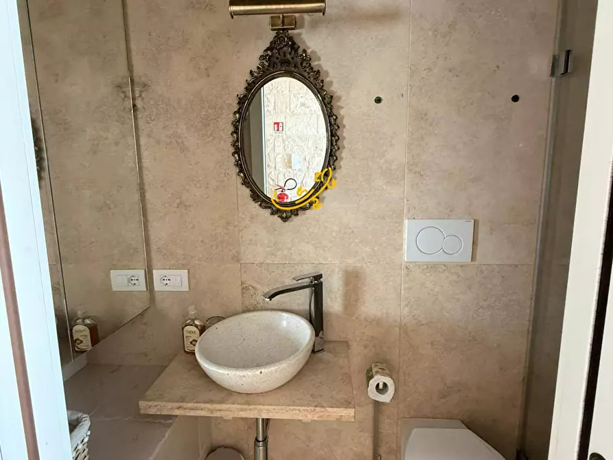 Immagine 13 di Residence in vendita  in Largo S. Angelo a Monopoli