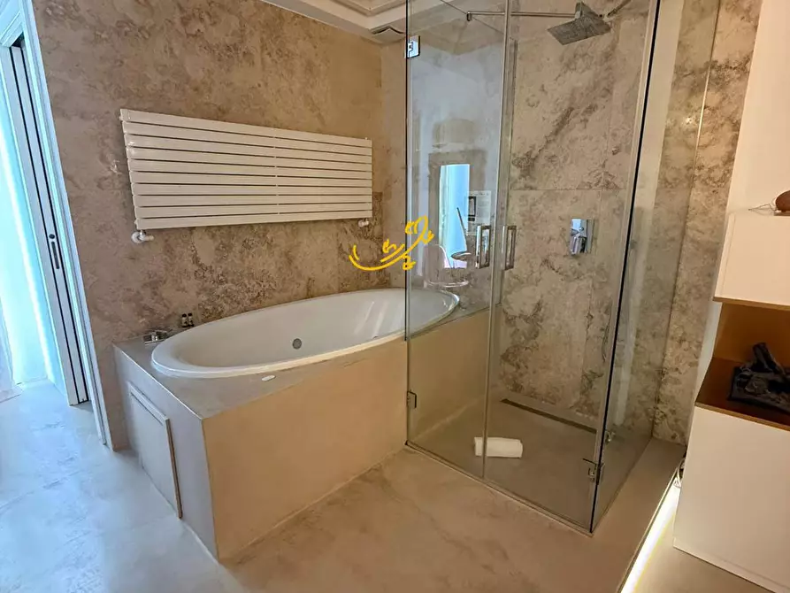 Immagine 14 di Residence in vendita  in Largo S. Angelo a Monopoli