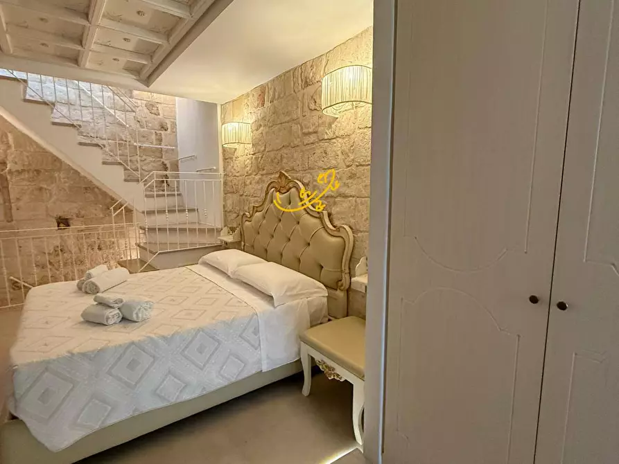 Immagine 17 di Residence in vendita  in Largo S. Angelo a Monopoli