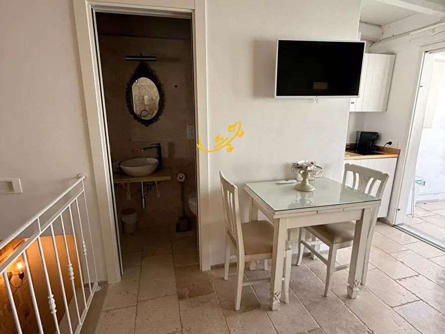 Immagine 18 di Residence in vendita  in Largo S. Angelo a Monopoli