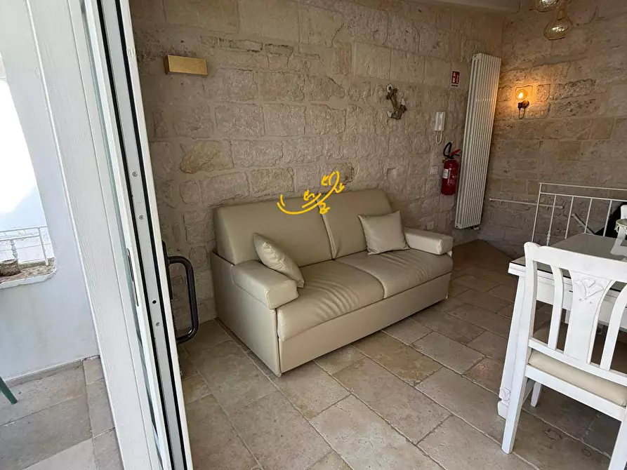 Immagine 19 di Residence in vendita  in Largo S. Angelo a Monopoli