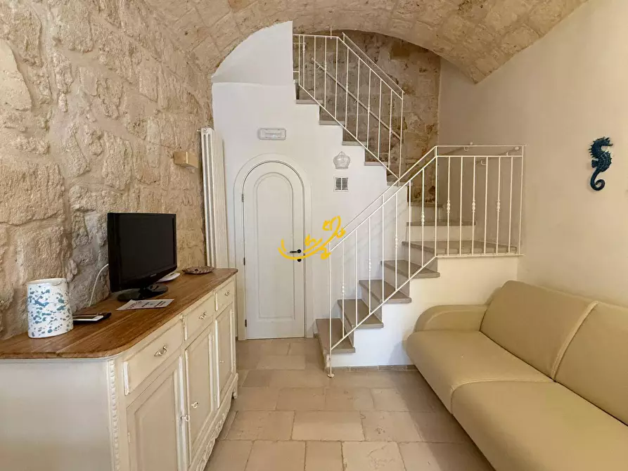 Immagine 12 di Residence in vendita  in Largo Sant'Angelo a Monopoli